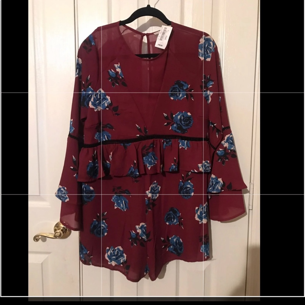 Gianni Bini Floral Short Romper Sz. L